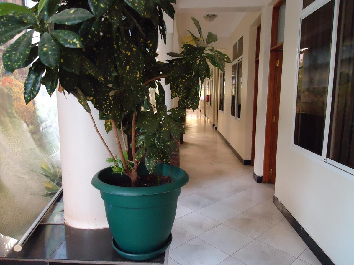 Snow View Hotel Boma la Ngombe エクステリア 写真