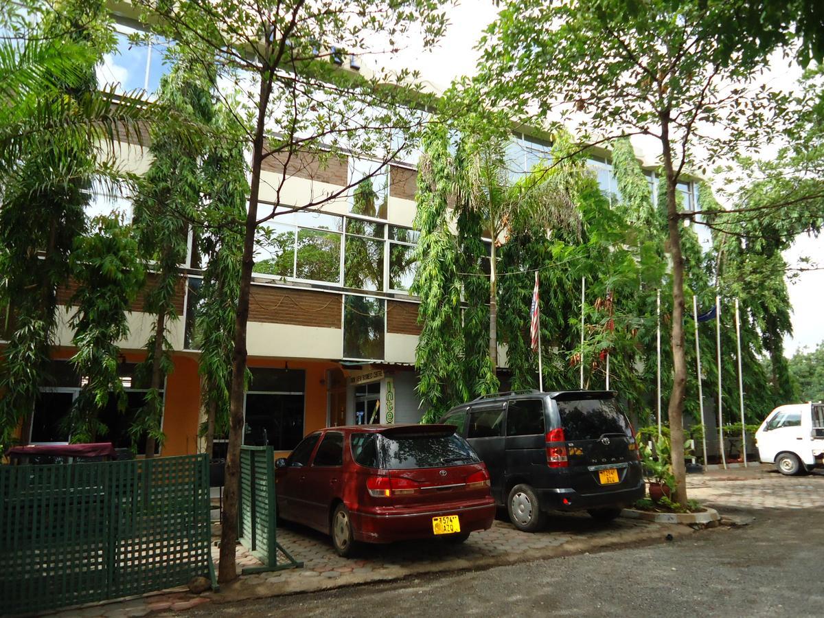 Snow View Hotel Boma la Ngombe エクステリア 写真