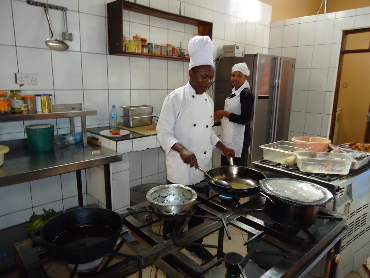 Snow View Hotel Boma la Ngombe エクステリア 写真