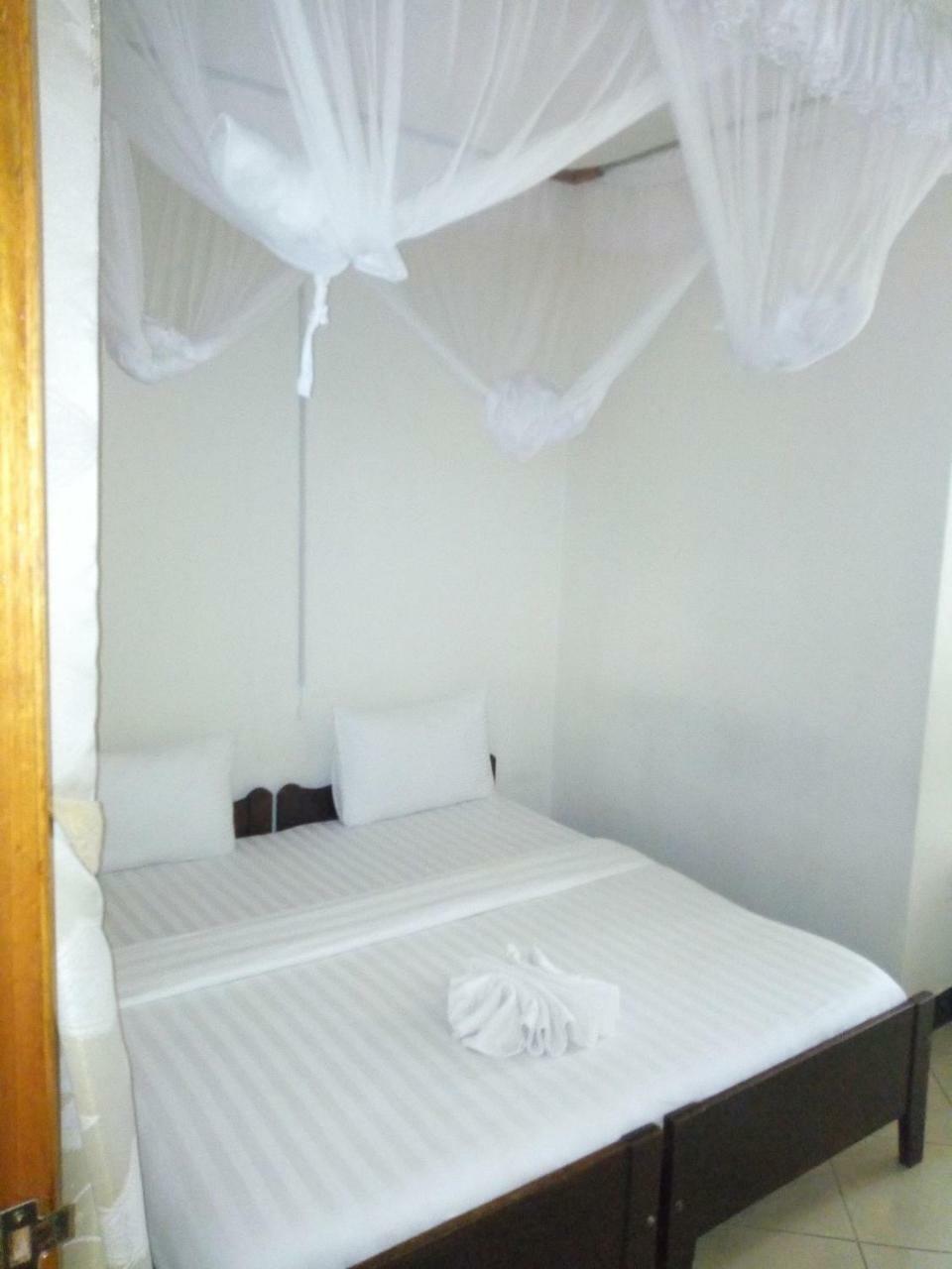 Snow View Hotel Boma la Ngombe エクステリア 写真